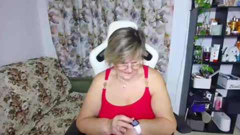 Snapshot of selenna57 chatting on 01.04.25 Selenna online show from 01.04.25