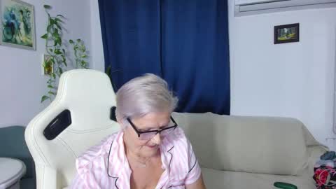 Snapshot of selenna57 chatting on 11.27.25 Selenna online show from 11.27.25