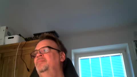 Snapshot of selftest4 chatting on 10.27.25 selftest4 online show from 10.27.25