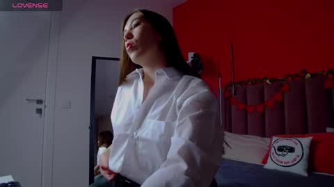 Snapshot of sellashine chatting on 02.06.25 Nicole online show from 02.06.25