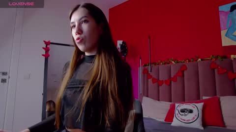 Snapshot of sellashine chatting on 02.12.25 Nicole online show from 02.12.25