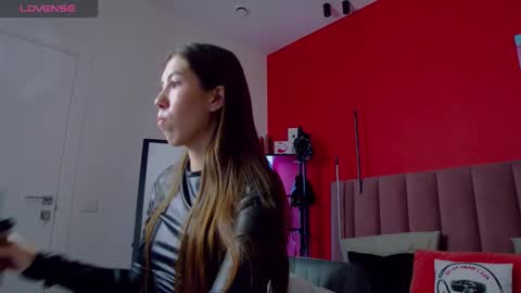 Snapshot of sellashine chatting on 09.15.25 Nicole online show from 09.15.25