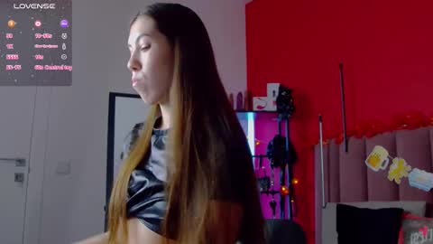 Snapshot of sellashine chatting on 09.26.25 Nicole online show from 09.26.25