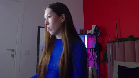 Snapshot of sellashine chatting on 12.03.25 Nicole online show from 12.03.25