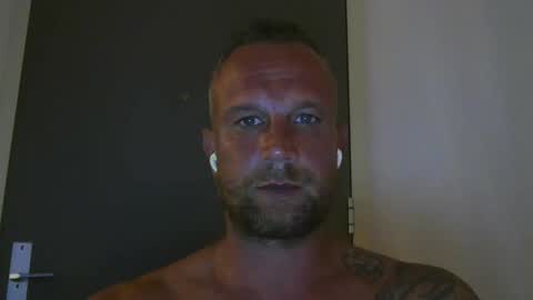 Snapshot of sence08 chatting on 09.15.25 sence08 online show from 09.15.25