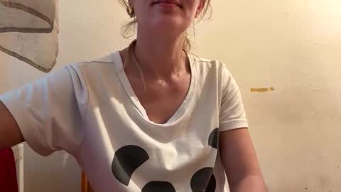 Snapshot of sennya_hayes chatting on 10.05.25 Sennya online show from 10.05.25
