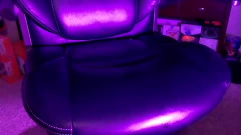 Snapshot of senorgrower chatting on 11.04.25 Mr. Watch Me Grow online show from 11.04.25