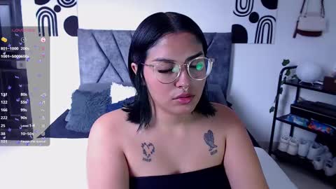 Snapshot of sensual_flame chatting on 02.27.25 Camille and sophie online show from 02.27.25