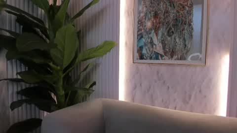 Sophie     online show from 11.10.25