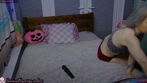 Snapshot of sensual_synergy_ chatting on 12.03.24 SensualSynergy online show from 12.03.24