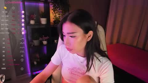 Snapshot of sensualily chatting on 09.11.25 Kiki online show from 09.11.25