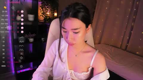 Snapshot of sensualily chatting on 10.04.25 Kiki online show from 10.04.25