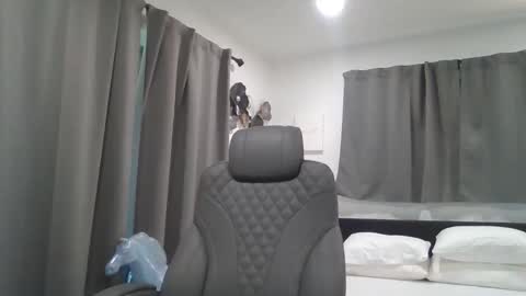 Snapshot of senyai40 chatting on 10.16.25 senyai40 online show from 10.16.25