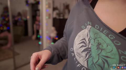 Snapshot of serareads chatting on 12.22.24 SeraReads online show from 12.22.24