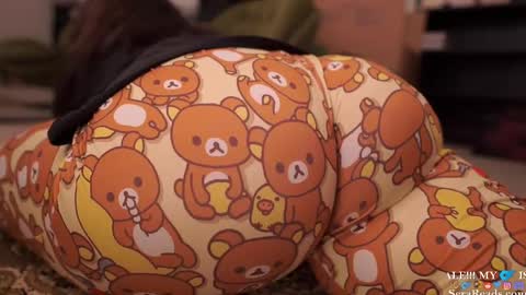 Snapshot of serareads chatting on 02.18.25 SeraReads online show from 02.18.25