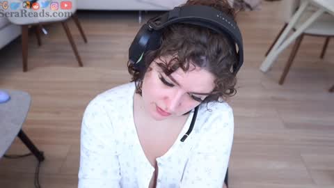 Snapshot of serareads chatting on 09.13.25 SeraReads online show from 09.13.25