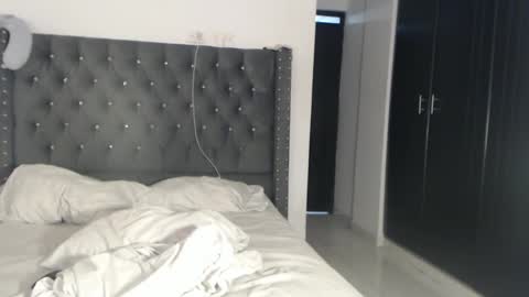 sararoussee online show from 12.15.24