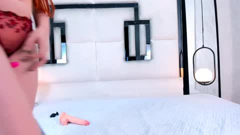 Snapshot of serenawild1 chatting on 10.19.25 SERENA WILD online show from 10.19.25