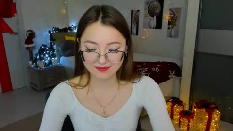 Snapshot of sereneflame chatting on 12.27.24 Ophelia online show from 12.27.24