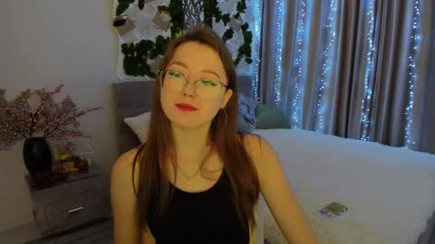 Snapshot of sereneflame chatting on 01.14.25 Ophelia online show from 01.14.25