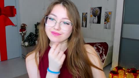 Snapshot of sereneflame chatting on 01.29.25 Ophelia online show from 01.29.25