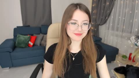 Snapshot of sereneflame chatting on 02.05.25 Ophelia online show from 02.05.25