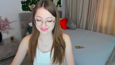 Snapshot of sereneflame chatting on 02.09.25 Ophelia online show from 02.09.25