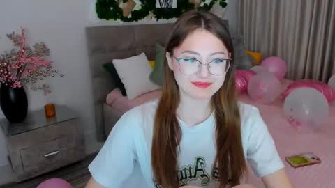 Snapshot of sereneflame chatting on 02.25.25 Ophelia online show from 02.25.25