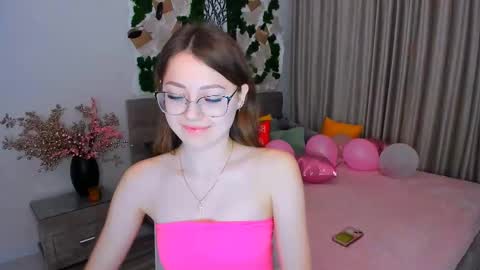 Snapshot of sereneflame chatting on 03.02.25 Ophelia online show from 03.02.25