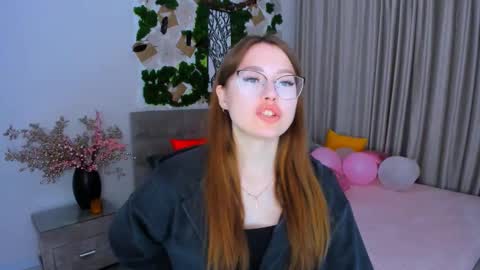 Snapshot of sereneflame chatting on 03.03.25 Ophelia online show from 03.03.25