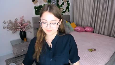 Snapshot of sereneflame chatting on 03.07.25 Ophelia online show from 03.07.25