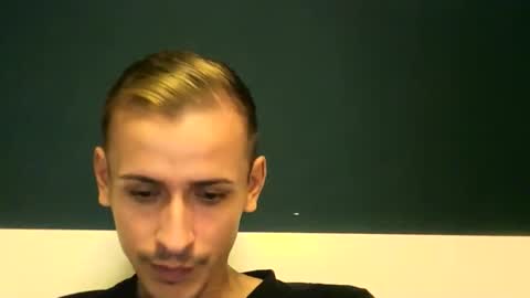 Snapshot of sesinha69 chatting on 10.31.25 Sesinha online show from 10.31.25