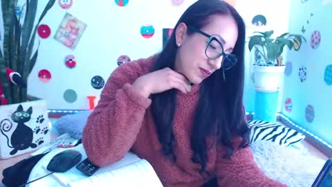 Snapshot of seuctive_woman57 chatting on 01.07.25 samy online show from 01.07.25