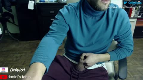 Snapshot of sexandsexy1999 chatting on 01.12.25 Daniel Taylor online show from 01.12.25