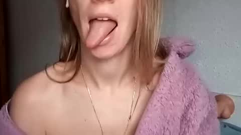 Snapshot of sexualangel chatting on 11.20.25 Verona online show from 11.20.25