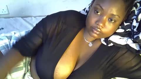 Snapshot of sexxy_mish chatting on 10.18.25 sexxy_mish online show from 10.18.25