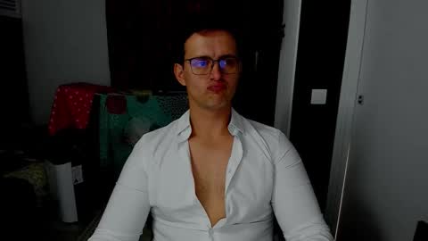 Sexxymuscles4U online show from 10.22.25