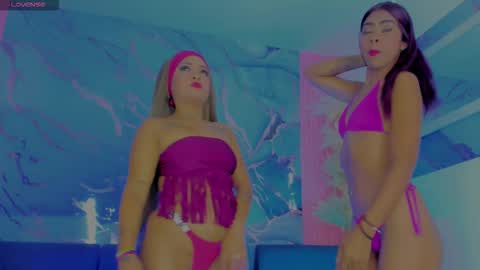 Snapshot of sexy_bitches_bisex chatting on 11.03.25 Zara and Leidy online show from 11.03.25