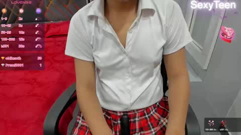 Snapshot of sexy_doll_1_ chatting on 02.17.25 Sexydoll online show from 02.17.25