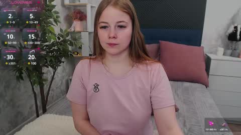 Snapshot of sexy_jenny18 chatting on 12.20.24 Jennifer online show from 12.20.24