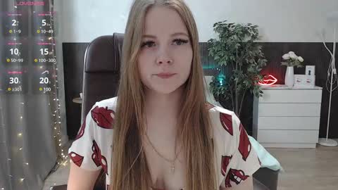 Snapshot of sexy_jenny18 chatting on 02.15.25 Jennifer online show from 02.15.25