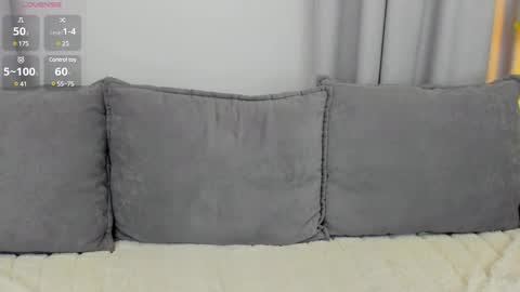 Snapshot of sexyangeloux chatting on 02.25.25 Lou online show from 02.25.25