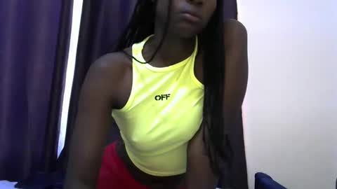 Snapshot of sexybilha483 chatting on 10.11.25 Sexybilha483 online show from 10.11.25