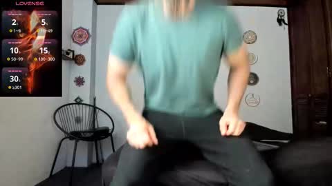 Snapshot of sexycolombian2022 chatting on 10.17.25 Antonioylola online show from 10.17.25