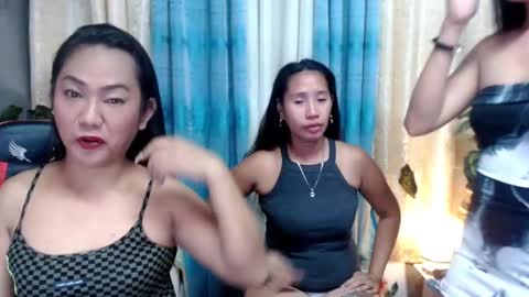 Snapshot of sexyhornymyles4uxxx chatting on 12.01.24 Sexymylessss online show from 12.01.24