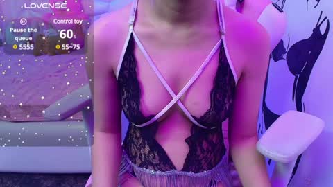Snapshot of sexyislive chatting on 01.15.25 sexyislive online show from 01.15.25