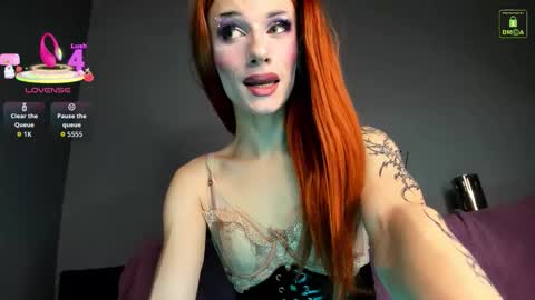 Snapshot of sexymiatrans chatting on 10.31.25 Sexy online show from 10.31.25