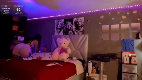 Snapshot of sexyzoe_69 chatting on 10.02.25 Alexa online show from 10.02.25