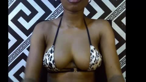 Snapshot of sezy_petite chatting on 09.15.25 Wealth online show from 09.15.25
