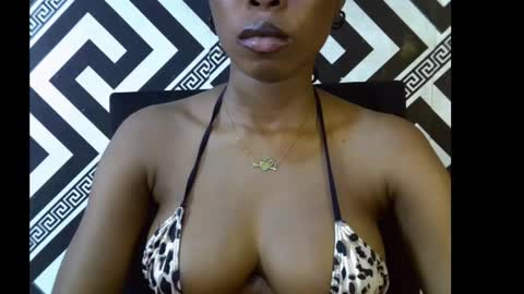 Snapshot of sezy_petite chatting on 09.25.25 Wealth online show from 09.25.25